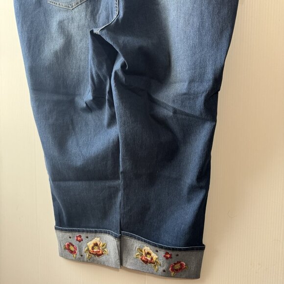 NEW Avenue Women’s Ankle Jeans Blue Plus Sz 26 High Rise Floral Embroidered - Picture 12 of 13